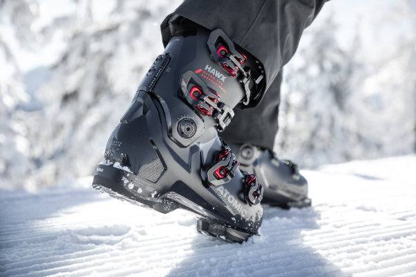 Hochwertige Skischuhe im Schnee – ideal für Skischuhe mit Anpassung, Bootfitting und individuelle Passform